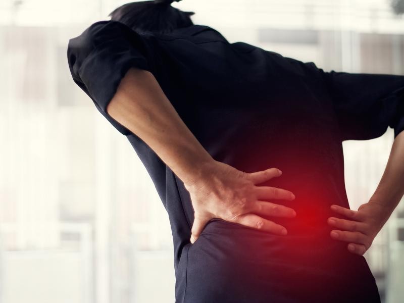 Dor nas Costas: Pode ser Problema nos Rins ou na Coluna?